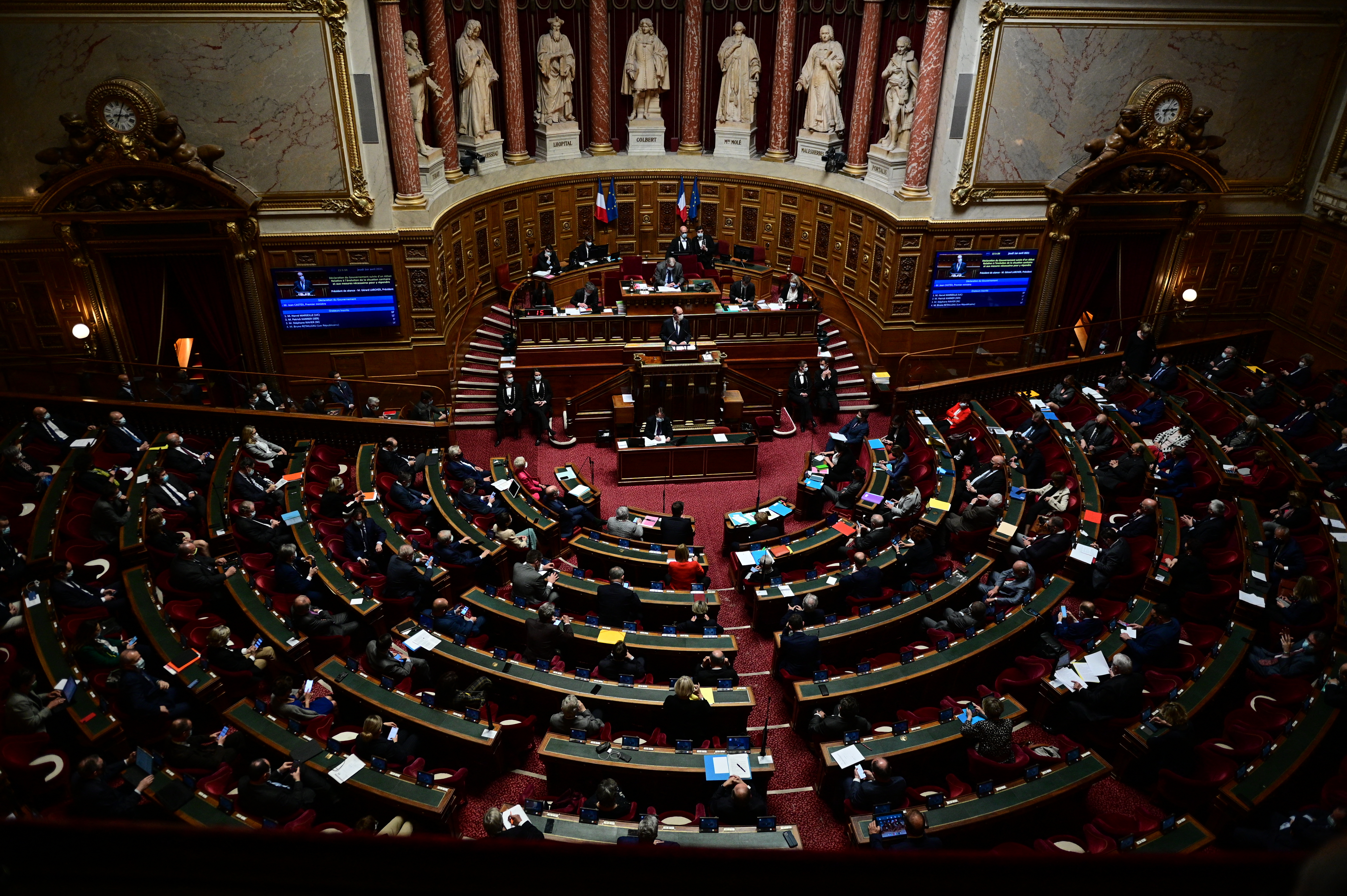 Le pass sanitaire anti-Covid-19 adopté par le Sénat, sous conditions