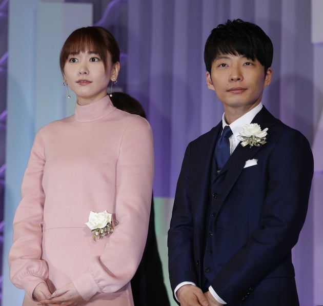 新垣結衣さんと星野源さんが結婚へ ドラマそのままに 逃げ恥婚 発表全文 ハフポスト 新垣結衣さんと星野源さんが結婚へ ドラマそのままに 逃げ恥婚 発表全文 ハフポスト