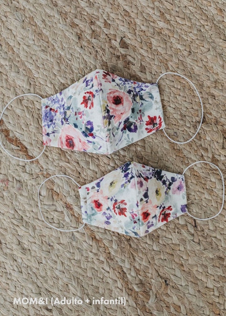 Mascarilla a juego para madre e hija.