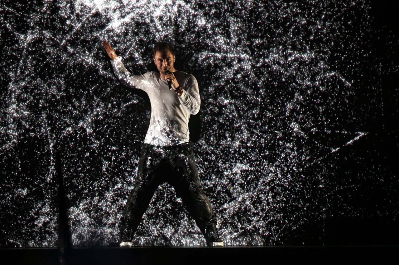 Måns Zelmerlöw performing Heroes in 2015