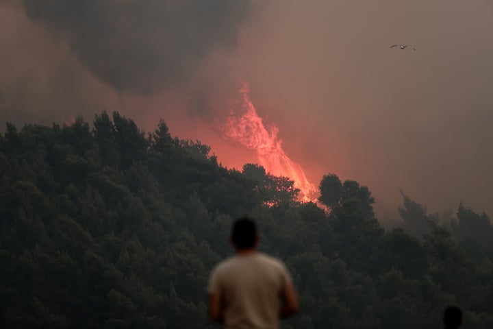 Το μέτωπο στην Ανω Πευκενέα χθες το βράδυ.