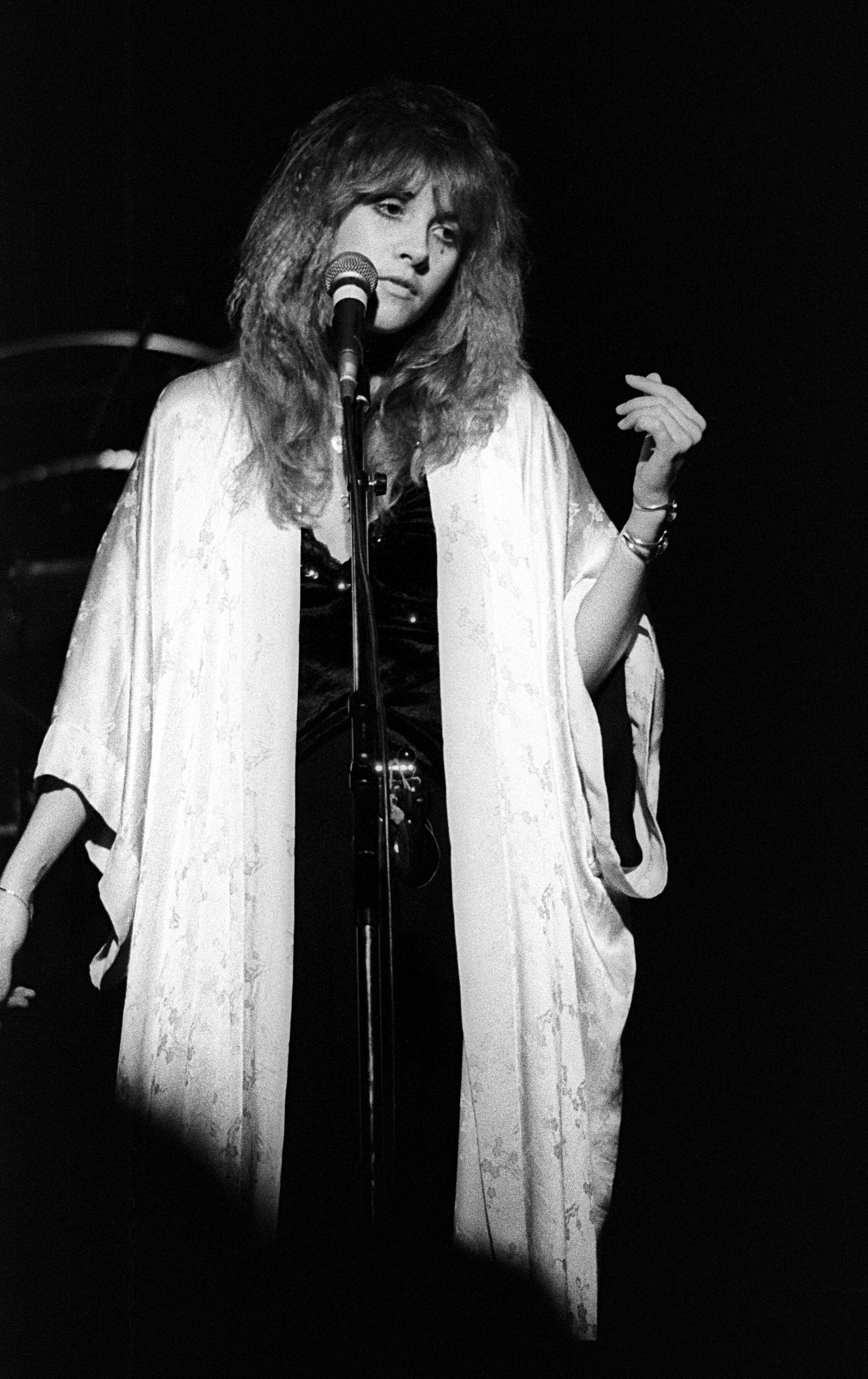 Photos Of Stevie Nicks’ Style Evolution, From ’70s Songbird To Music ...