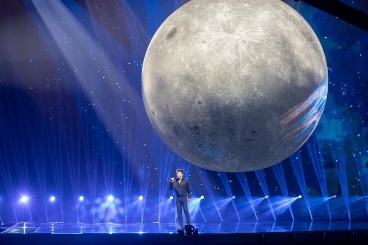 Blas Cantó, durante su actuación en la final de Eurovisión 2021