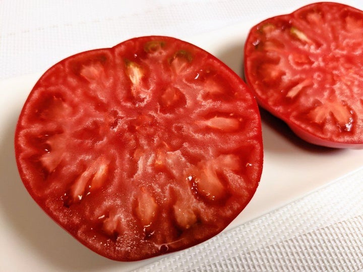 '어둠에 빠진 토마토' 단면