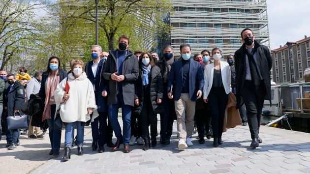 Sandrine Rousseau, Benoît Hamon, Olivier Faure, Anne Hidalgo, Julien Bayou ou encore Yannick Jadot photographiés après la réunion d 17 avril.