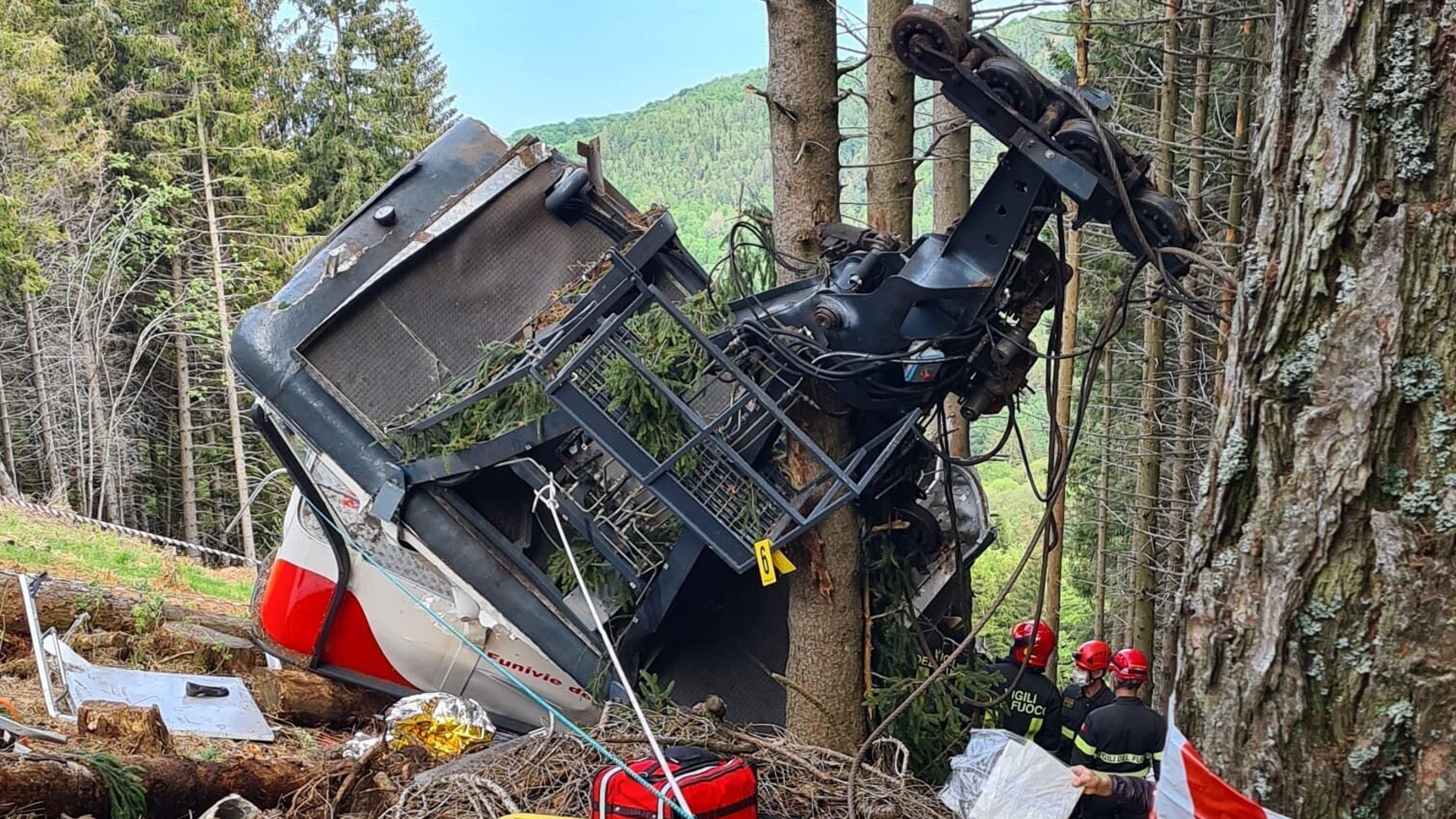 リゾート地でロープウェーが落下 子ども含む14人が死亡 イタリア北部 ハフポスト World