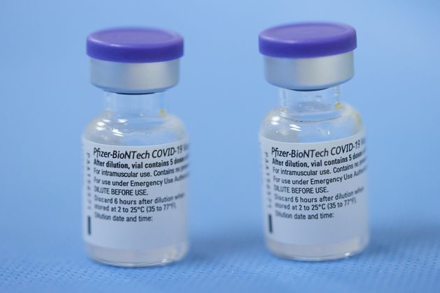 Des doses du vaccin anti-Covid PfizerBioNTech, en Suisse, en février 2021