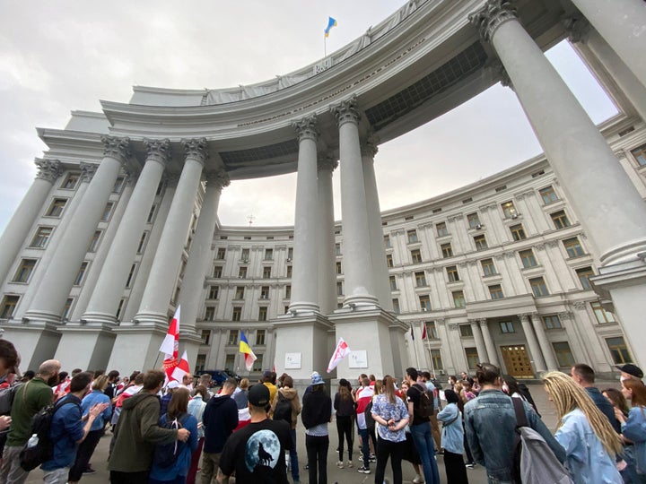 KYIV, UKRAINE - MAY 23, 2021 - Demonstrators call for the release of Raman Pratasevich, a Belarusian journalist and opposition activist arrested in Belarus, outside the Ukrainian Foreign Ministry, Kyiv, capital of Ukraine. (Photo credit should read Anatolii Siryk/ Ukrinform/Barcroft Media via Getty Images)