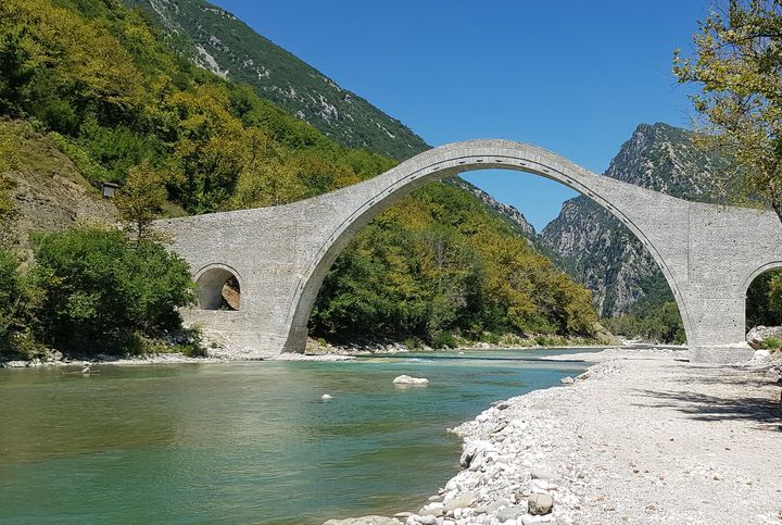 Το Γεφύρι της Πλάκας αποκατεστημένο