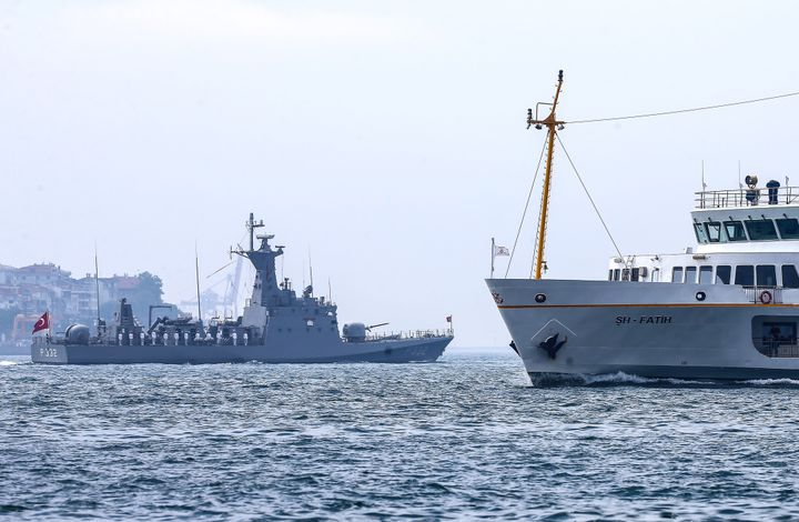 Φωτογραφία αρχείου. Κωνσταντινούυπολη 25 Μαϊου 2019. Το πολεμικό πλοίο TCG Atak διασχίζει τα στενά του Βοσπόρου, επιστρέφοντας από την άσκηση "Θαλασσόλυκος 2019. (Photo by Isa Terli/Anadolu Agency/Getty Images)