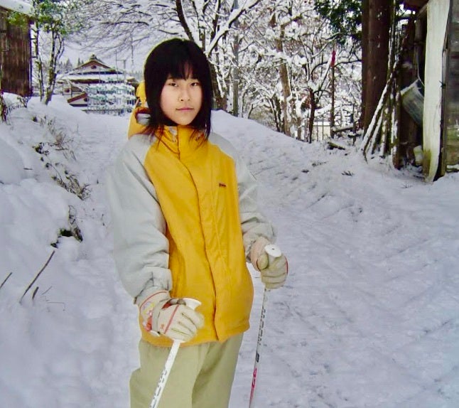 小学6年の頃の奥村安莉沙さん。当時吃音は「うつる」と思われ、同級生たちから避けられていたという