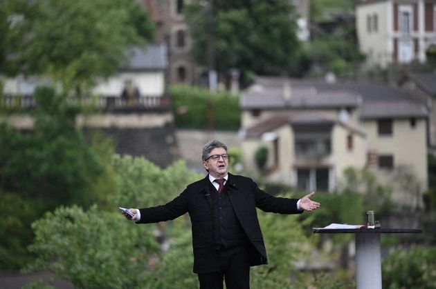 Cette règle sur les meetings en plein air bouscule les régionales (photo de Jean-Luc Mélenchon prise à Aubin le 16 mai dernier, lors d'un meeting en extérieur)