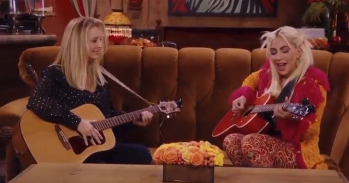 Lady Gaga Et Phoebe Chantent Smelly Cat Dans Friends The Reunion Le Huffpost