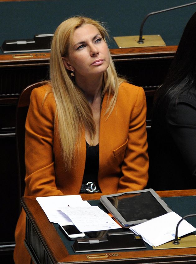 Il sottosegretario Michaela Biancofiore nell'aula di Montecitorio durante le comunicazioni del premier...