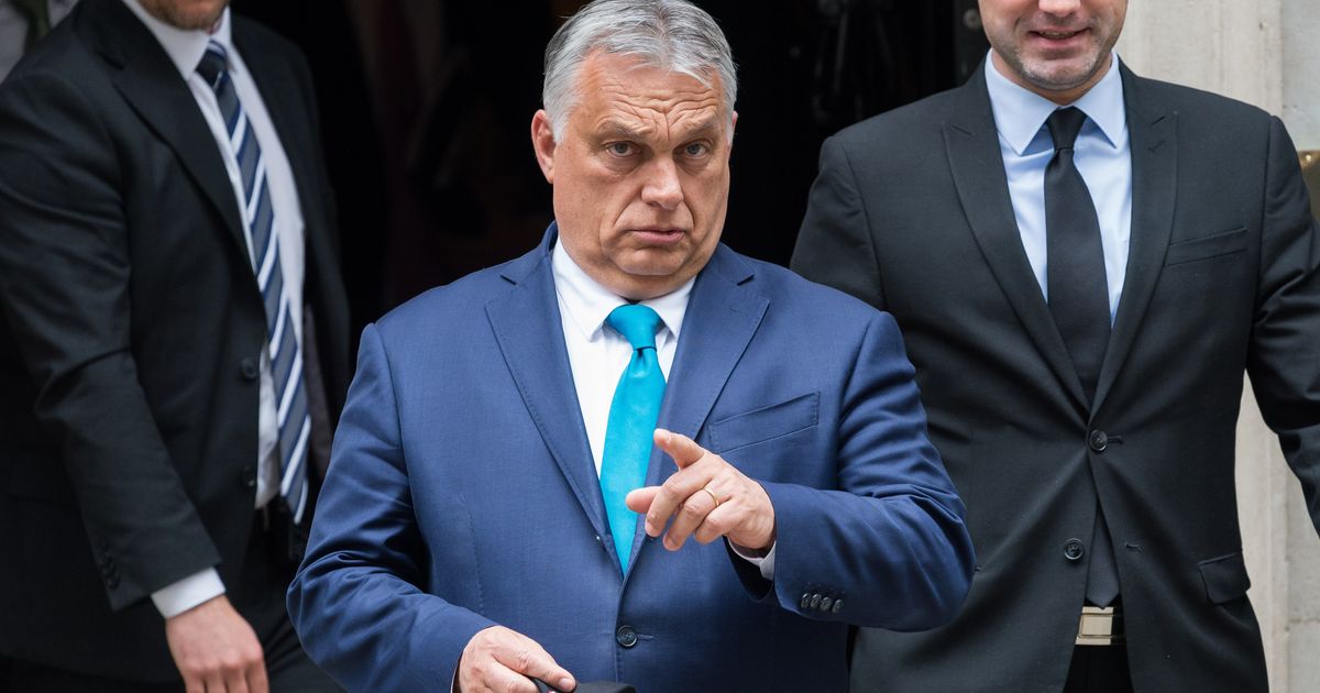 Cracks in the granite by Viktor Orban, one year after the vote