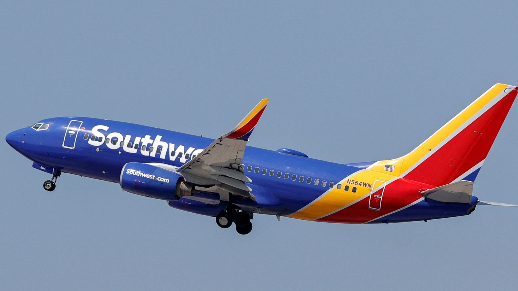 Ex-Southwest Pilot Sentenced For Exposing Genitals, Watching Porn On Flight