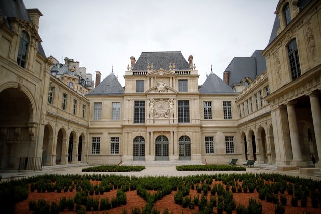 Le musée Carnavalet devait ouvrir ses portes à nouveau ce samedi 29 mai, après quatre ans de travaux, mais un mouvement social mené par certains employés a empêché cette réouverture (photo prise fin mai, à quelques jours de la réouverture).