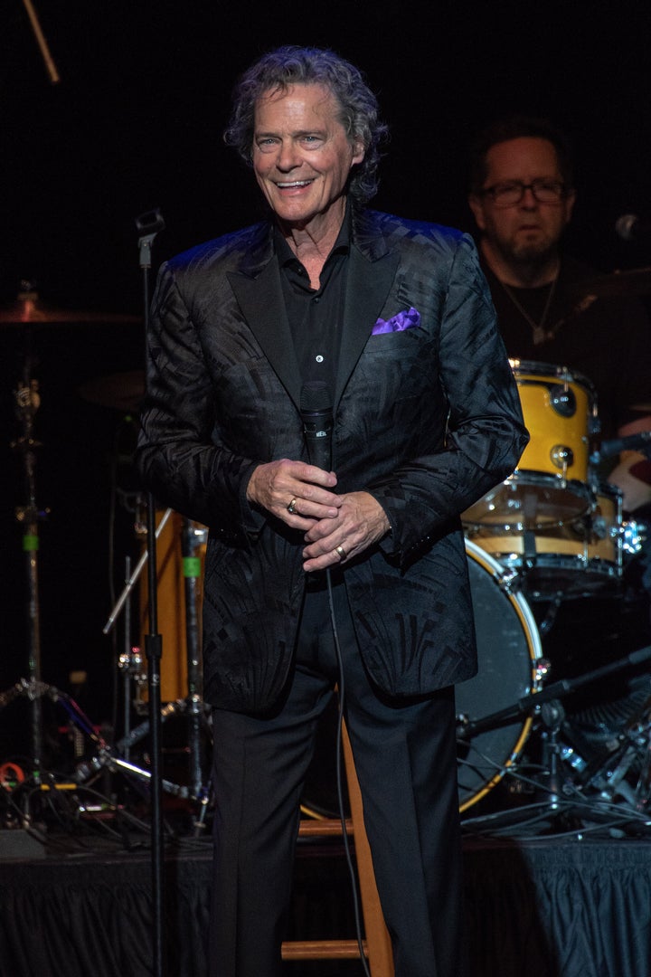 "Raindrops Keep Fallin’ On My Head" Singer B.J. Thomas Dies At 78 - HuffPost "Raindrops Keep Fallin’ On My Head" Singer B.J. Thomas Dies At 78 - HuffPost