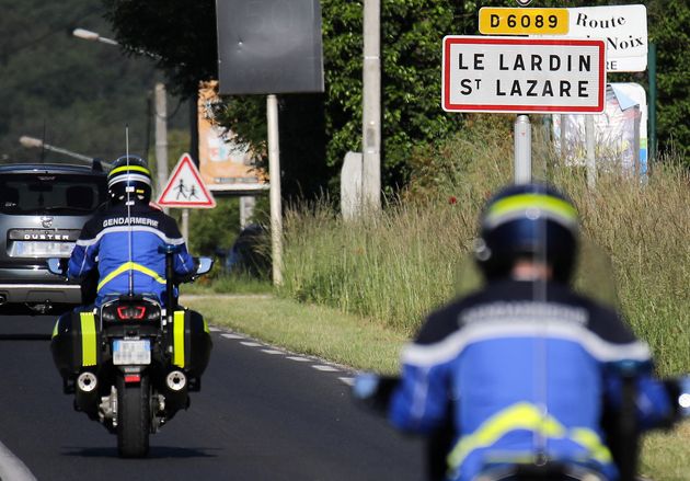 Des gendarmes français au Lardin-Saint-Lazare, à côté de Sarlat, le 31 mai 2021.