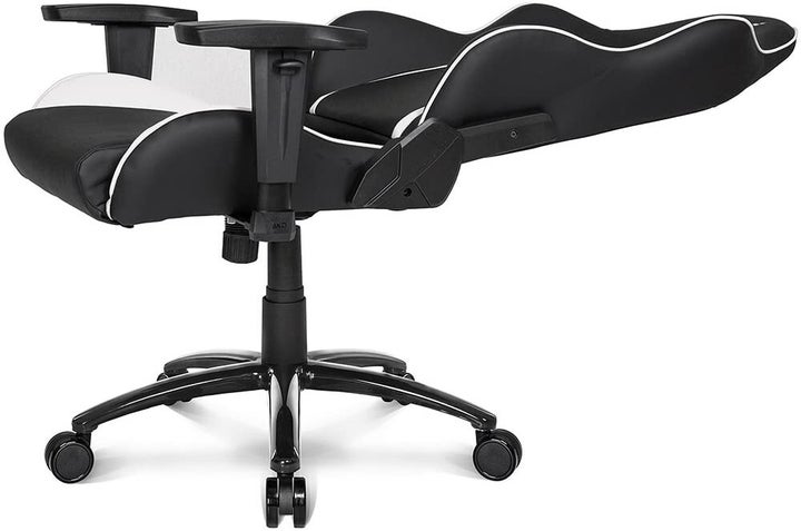 AKRacingのスタンダードモデル「Nitro V2」