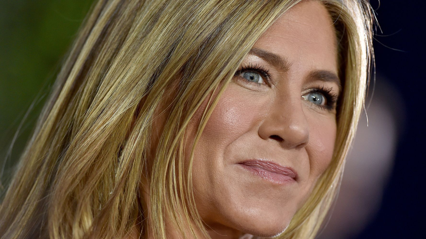 Jennifer Aniston Shares Behind-The-Scenes Photos From 'Friends' Reunion