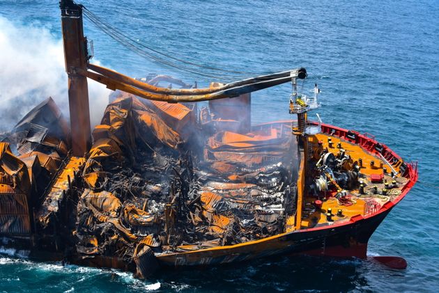 Σρι Λάνκα: Βύθιση πλοίου με τόνους χημικών, φόβοι για τεράστια οικολογική