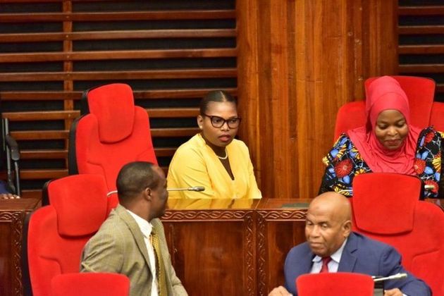Τανζανία: Βουλευτής αποβλήθηκε από το κοινοβούλιο λόγω του «στενού» παντελονιού