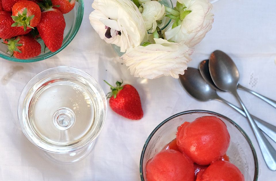 Juicy Strawberry Recipes To Try For A Refreshing Summer Treat Huffpost Uk Life