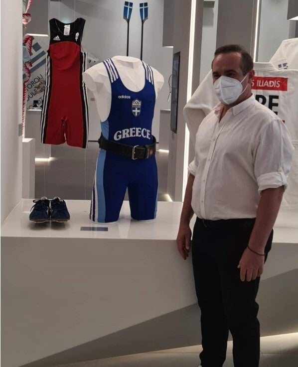 Ο Λεωνίσας Κόκκας ήταν από τους Ολυμπιονίκες που παραχώρησαν ενθύμια της συλλογής τους από την συμμετοχή τους σε Αγώνες