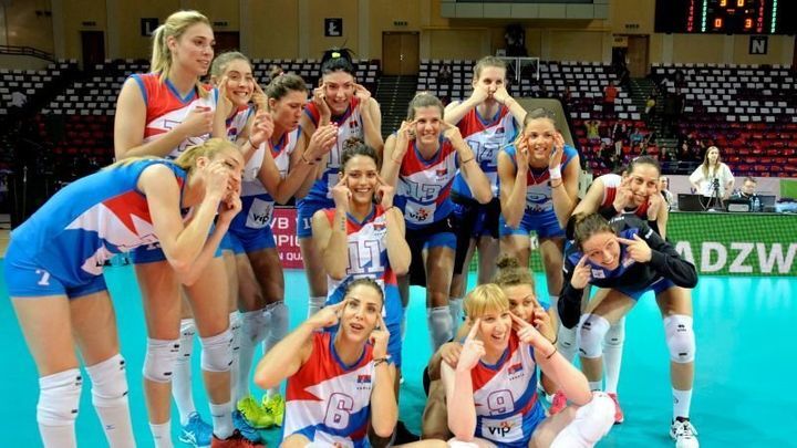 The Serbian women&rsquo;s volleyball team after their win against Poland in 2017. They stretched out their eyes, presumably t