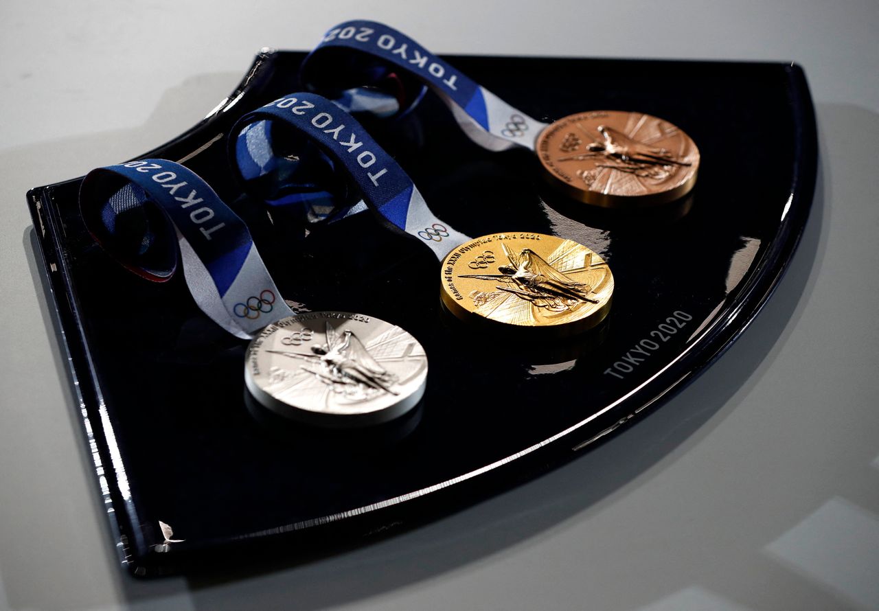 Τα μετάλλια των Ολυμπιακών Αγώνων Τόκιο 2021. (Photo by ISSEI KATO / POOL / AFP) (Photo by ISSEI KATO/POOL/AFP via Getty Images)