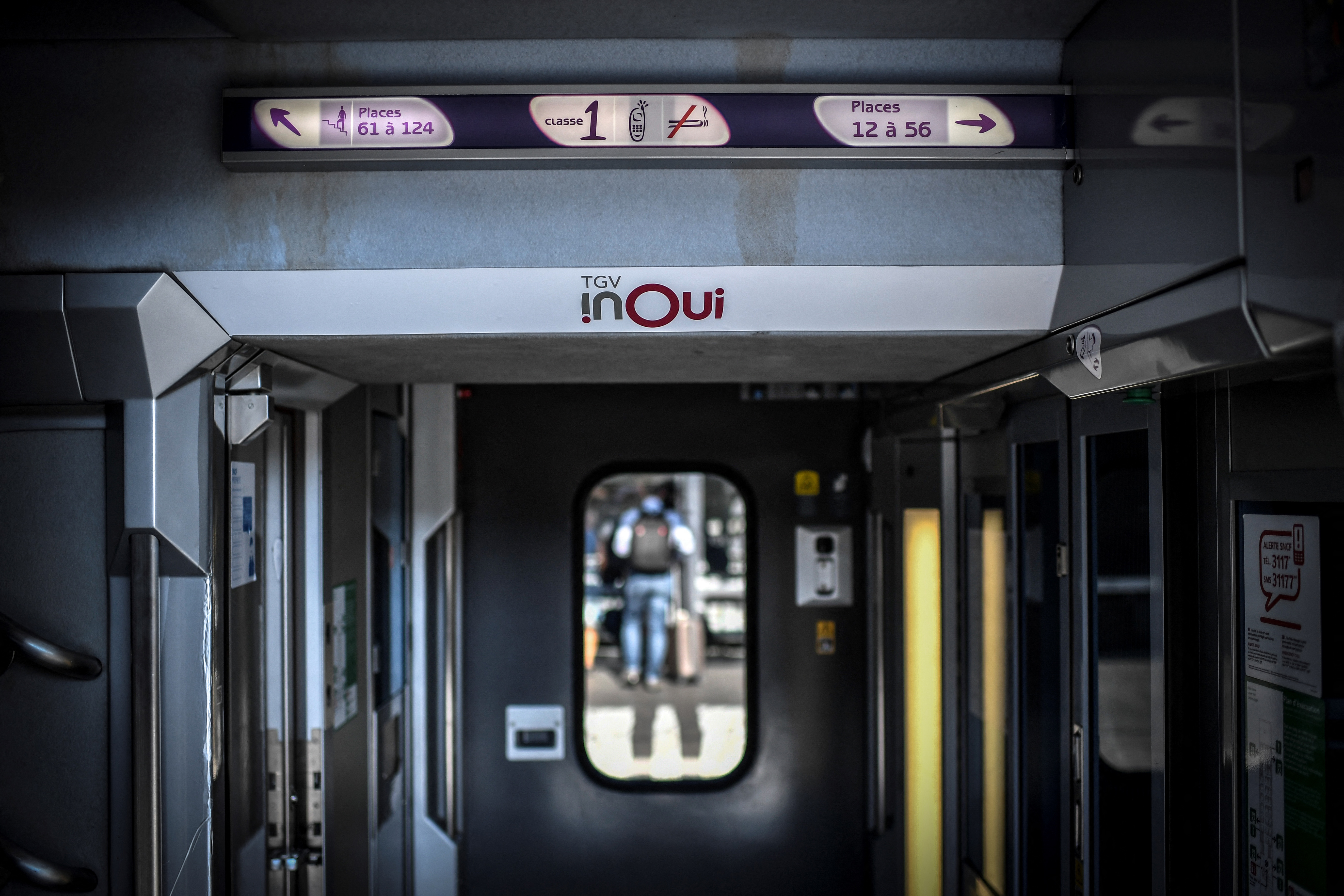 La SNCF, mise en cause pour ses TGV "clusters ambulants", se défend