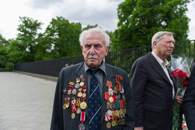 David Dushman, dernier libérateur survivant du camp d'Auschwitz, est décédé (Photo de David Dushman en 2015 lors d'une cérémonie célébrant les 70 ans de la fin de la Seconde guerre mondaile. Photo par Markus Heine/NurPhoto via Getty Images)