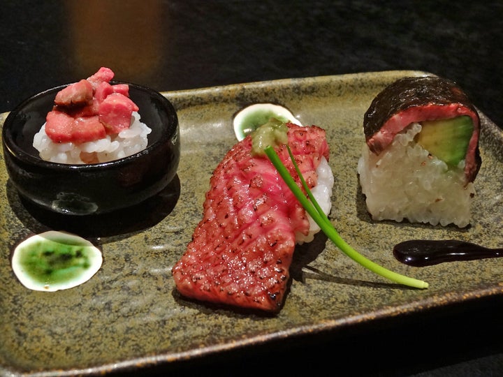 description 1 和牛寿司(京やきにく弘・八坂邸) | date 2012-11-21 19:53:36 | source | author Asacyan | permission | other_versions | other_fields ...