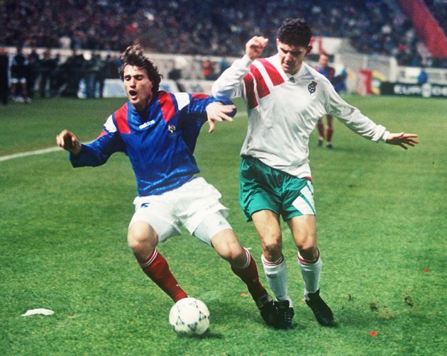 David Ginola (à gauche) lors de la rencontre opposant l'Équipe de France à la Bulgarie,...