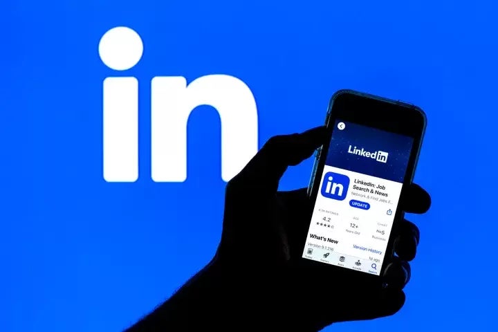 Seis trucos para encontrar trabajo en LinkedIn - Vimarsana News