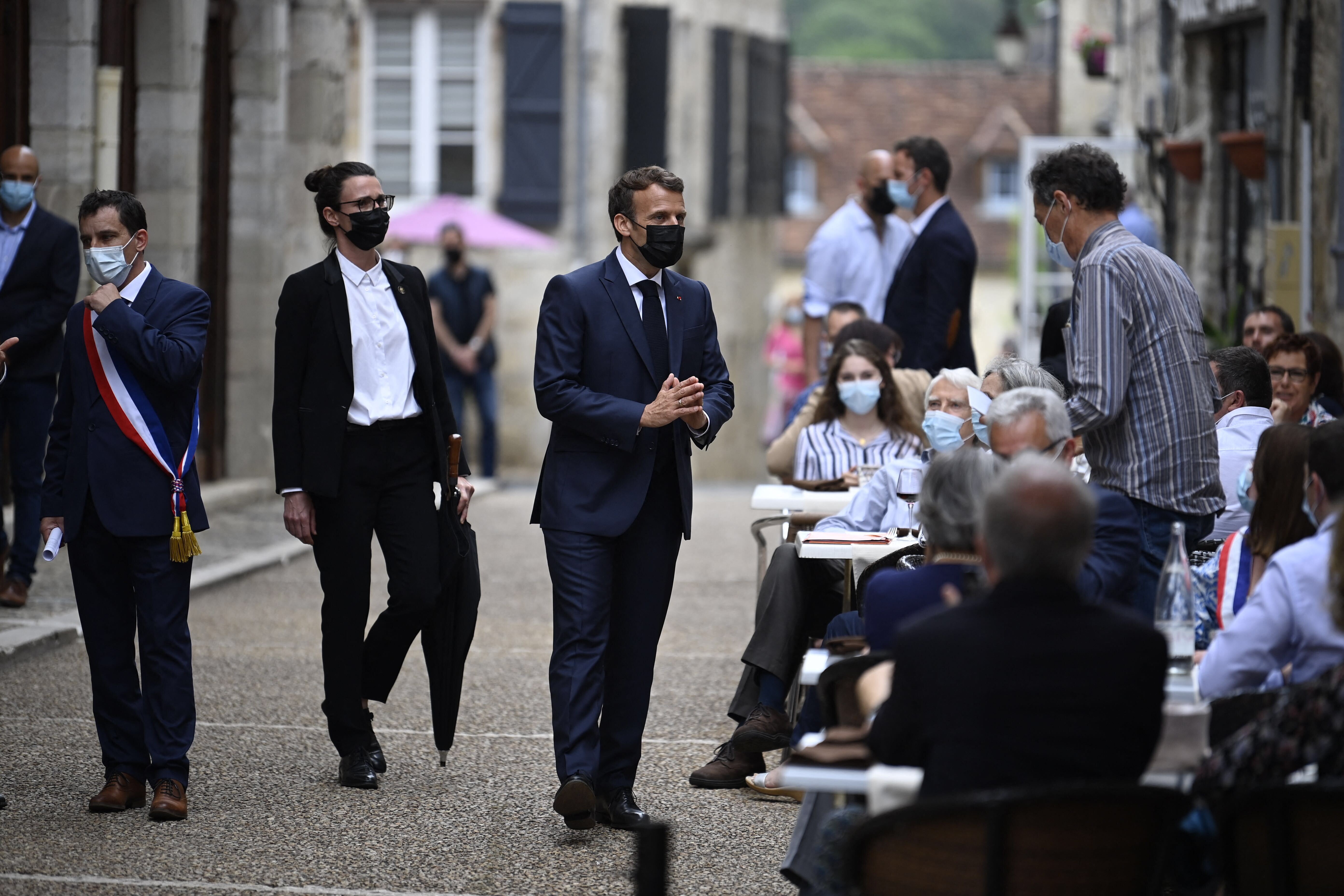 Les retraites se préparent à une nouvelle réforme compliquée malgré un déficit en recul