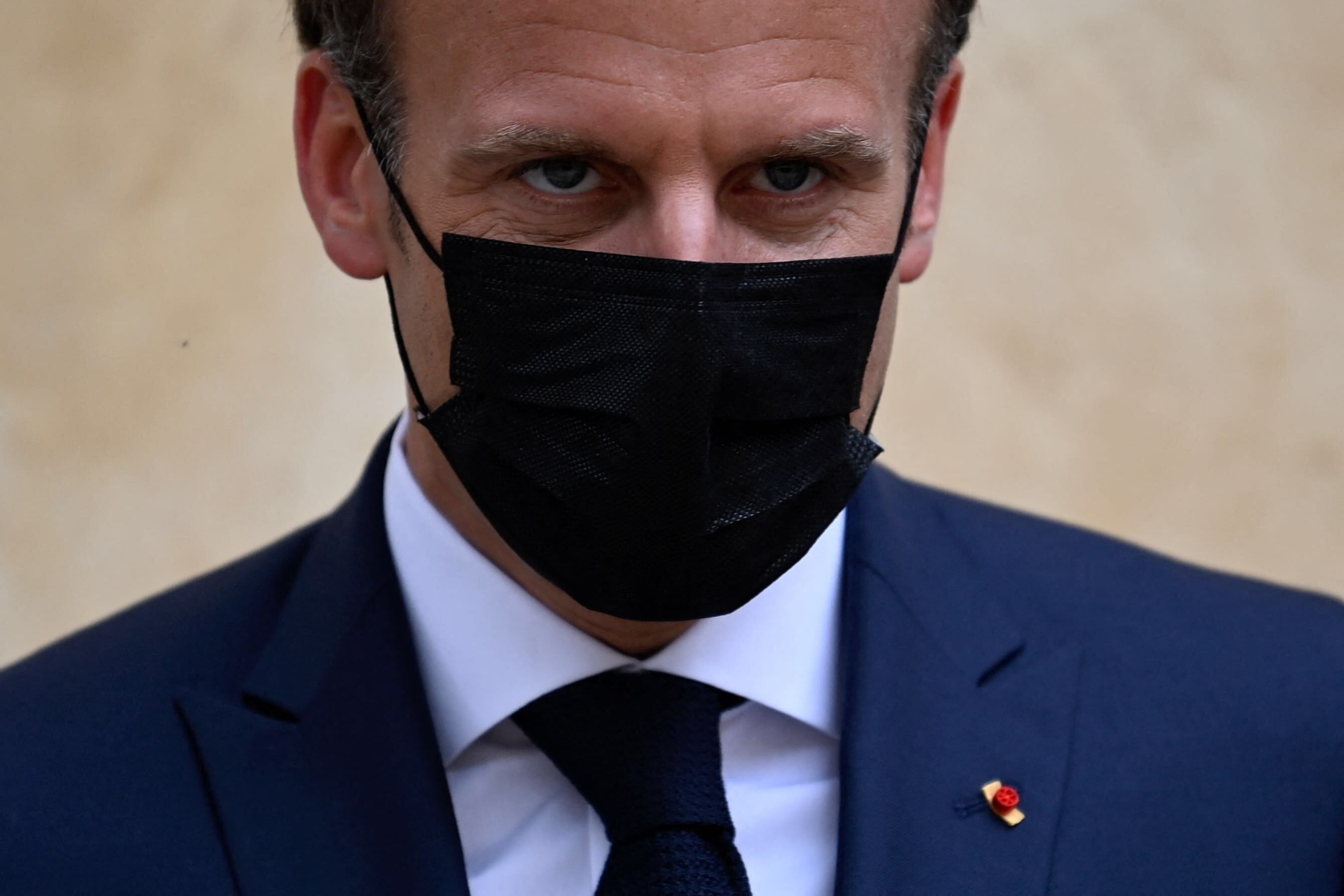 Malgré l'amélioration des données sanitaires, Macron ne veut pas avancer la 3e étape du déconfinement