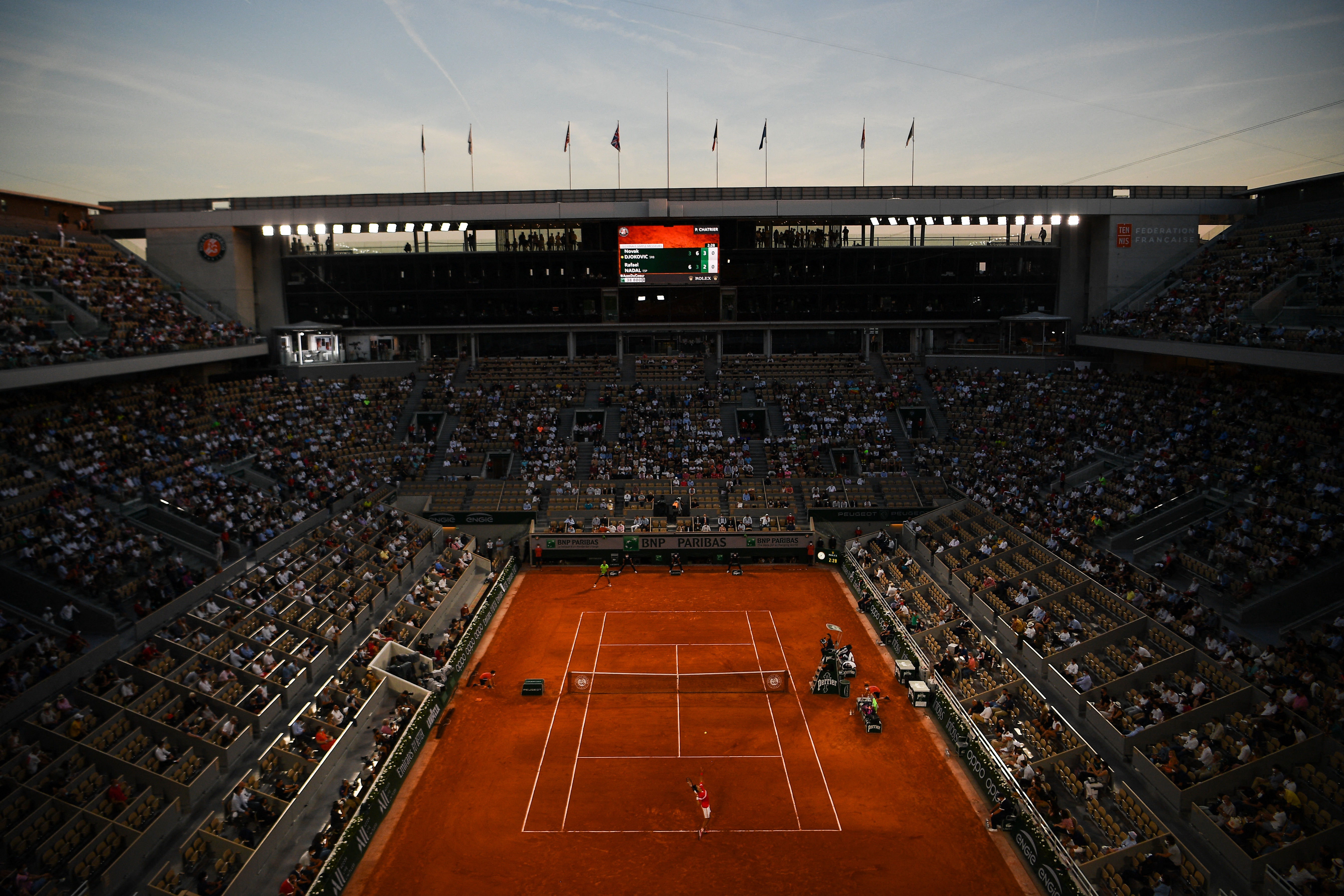 Djokovic-Nadal à Roland-Garros: la folle réaction du public quand il apprend qu'il peut rester pour la fin du match