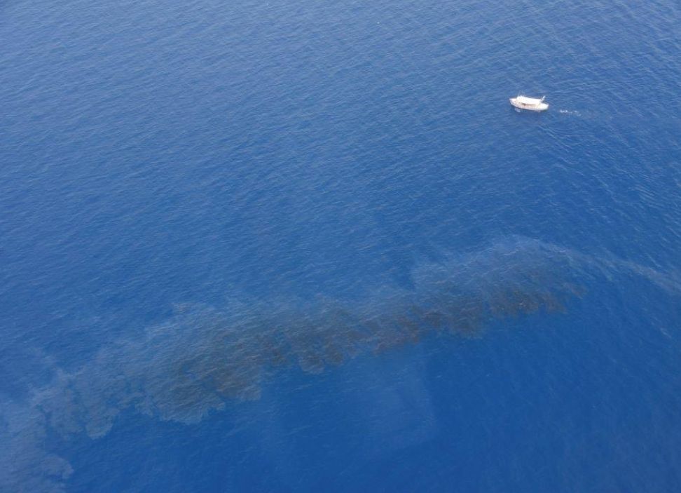 Pollution maritime au large de la Corse, le plan Polmar terre activé