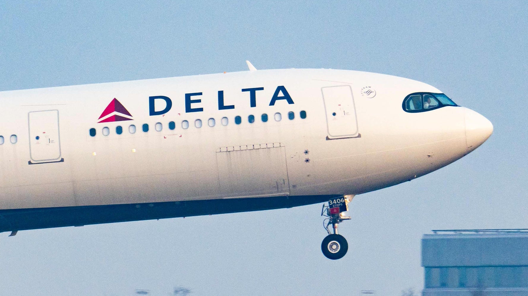 Pilot Finds Colleague's Poignant Note Left In Plane Grounded At Start Of Pandemic