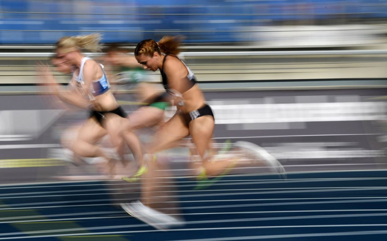 Η Ρεμπέκα Χάς στον ημιτελικό των 100 μέτρων του Γερμανικού Πρωταθλήματος Στίβου, στο Μπράουνσβαϊκ.