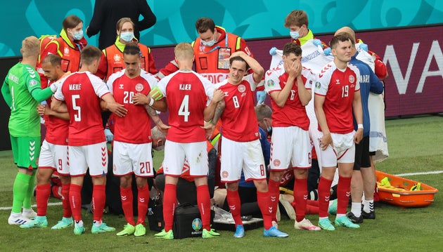 christian eriksen victime d un malaise danemark finlande interrompu le huffpost