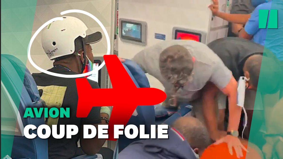 Il tente d'ouvrir la porte d'un avion en plein vol et sème la terreur