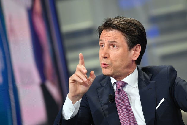Conte: "Sul limite dei due mandati mi assumerò la responsabilità di formulare una proposta, nel quadro della ragionevolezza" Conte: "Sul limite dei due mandati mi assumerò la responsabilità di formulare una proposta, nel quadro della ragionevolezza"