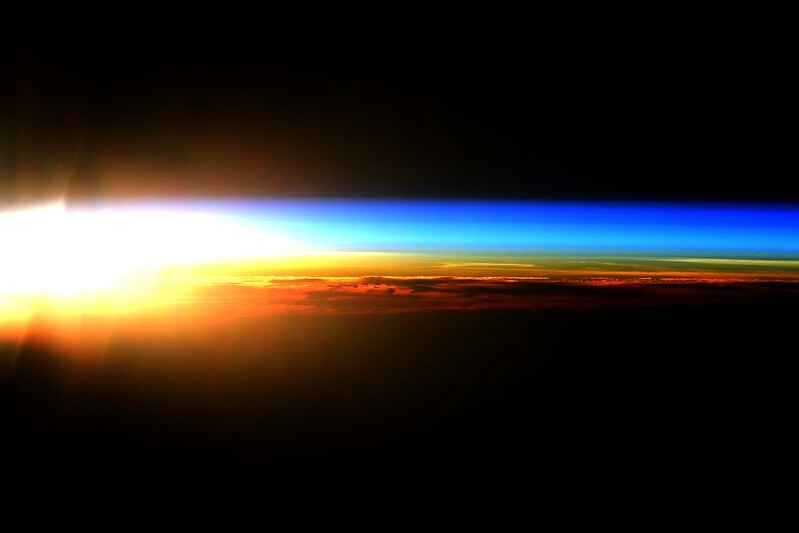 Thomas Pesquet immortalise un lever de soleil extra-terrestre