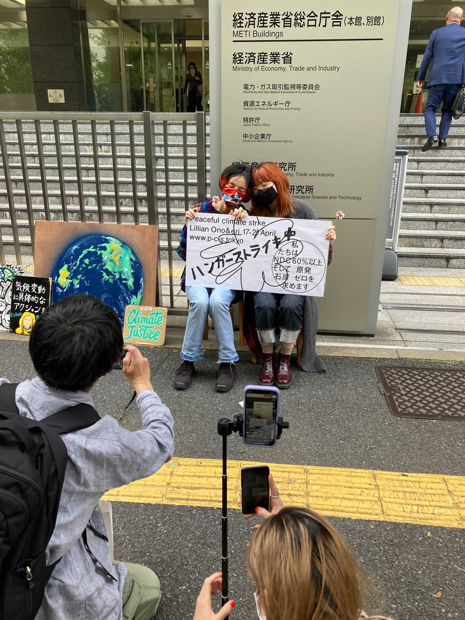 水と塩だけしか口にしない 気候危機に 食べないストライキ が意味するもの ハフポスト コラム オピニオン