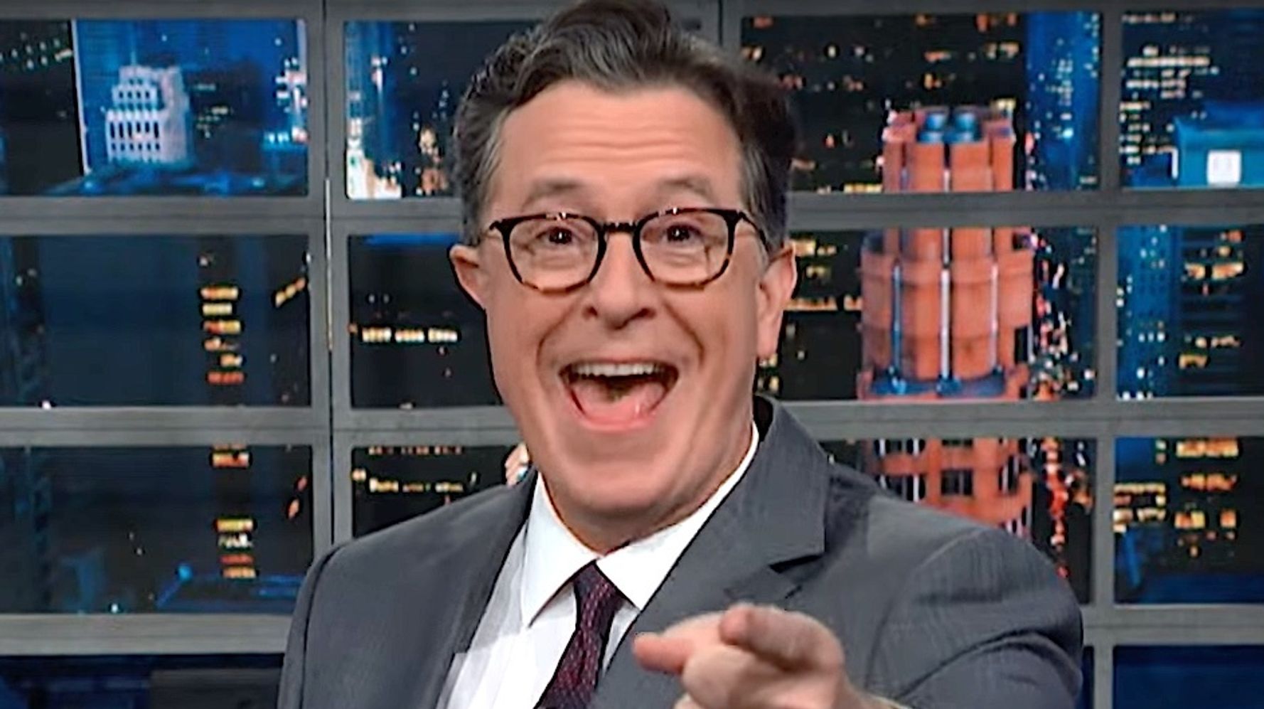 Stephen Colbert Gets His Entire Audience To Troll Texas In Unison