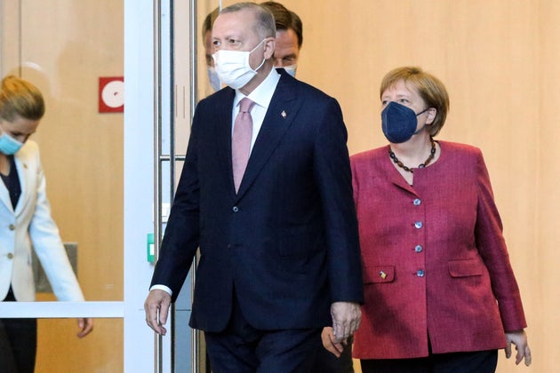 14 Ιουνίου 2021 - Ο Ερντογάν μαζί με την κα Μέρκελ στο περιθώριο της Συνόδου Κορυφής του ΝΑΤΟ