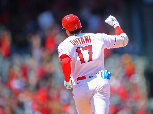 大谷翔平選手が23号hrでエンゼルスも お手上げ 現地放送局も唖然として 一言 をつぶやく 動画 ハフポスト 大谷翔平選手が23号hrでエンゼルスも お手上げ 現地放送局も唖然として 一言 をつぶやく 動画 ハフポスト